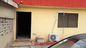 Eingang zum Wohnhaus in Adenta Accra