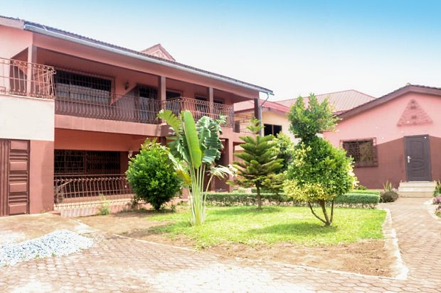 Wohnhaus mit Angestelltenhaus in Accra Ghana
