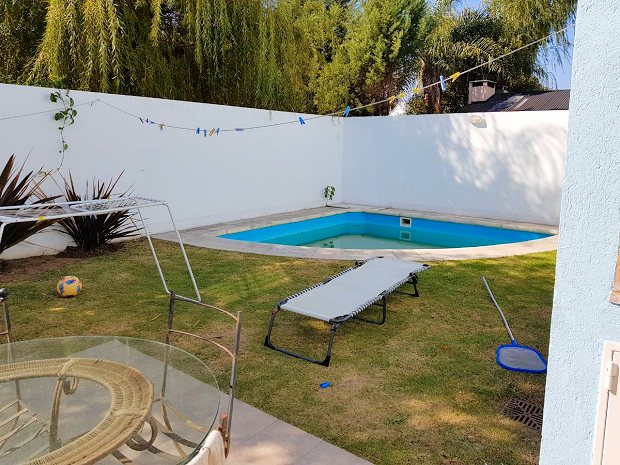 Garten Pool des Ferienhauses in Cordoba Stadt