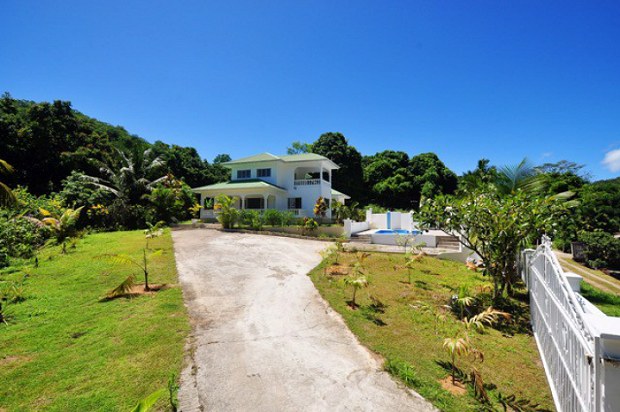 Zufahrt zum Wohnhaus Ferienhaus der Insel Mahe Seychellen