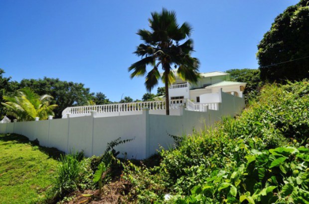 Wohnhaus auf der Insel Mahe District Port Glaud