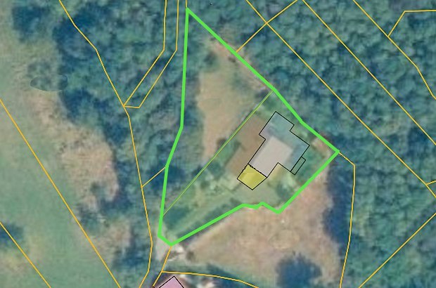 Grundst�cke zu dem Wohnhaus in Zagreb