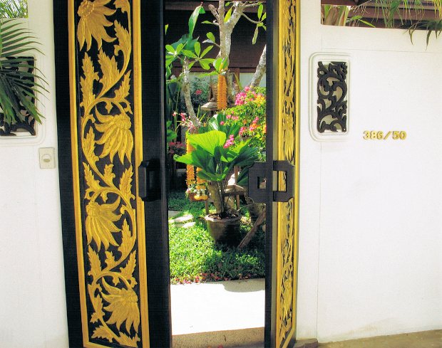 Eingangtor zum Grundstck des Einfamilienhauses in Pattaya