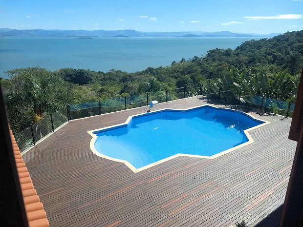 Pool vom Wohnhaus auf Ilha de Santa Catarina