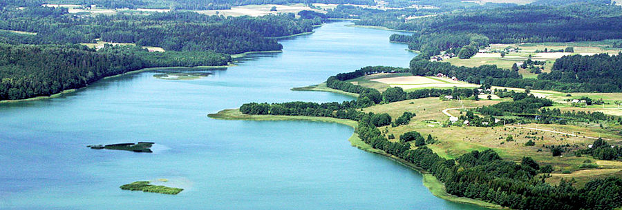 Ausbauhuser am See Vilkoksnis bei Trakai und Vilnius in Litauen