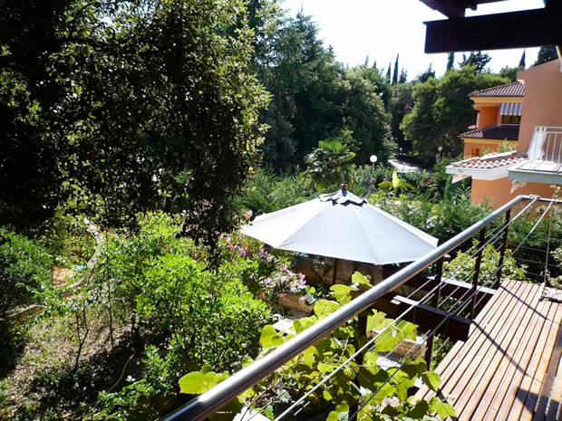 vom oberen Balkon des Wohnhauses