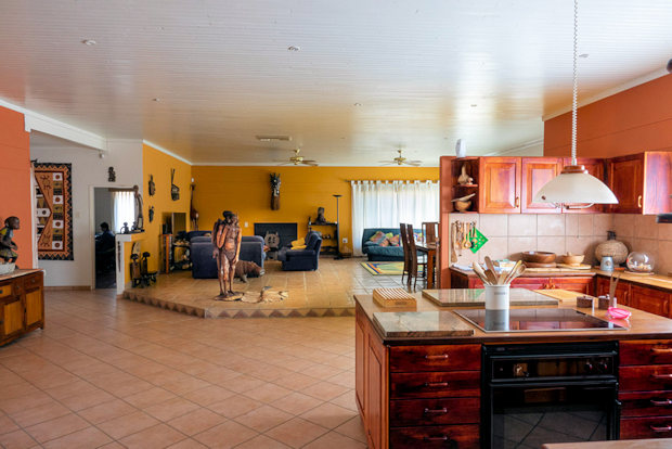 Wohnzimmer mit Küche vom Einfamilienhaus