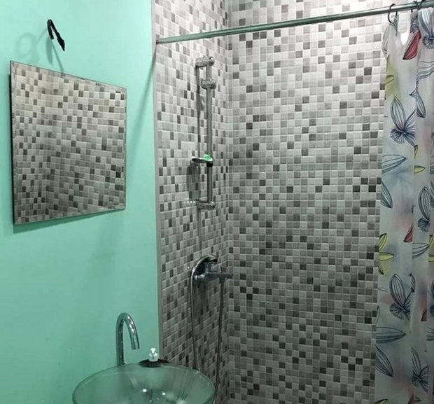 Duschbad der Ferienwohnung Apartment in Tblisi