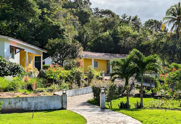 zwei Wohnh�user der Granja in Brasilien