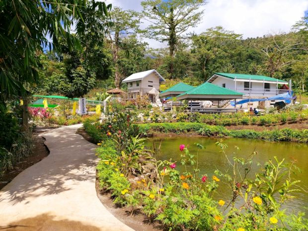 Ferienanlage mit Pool in Bulusan Sorsogon Philippinen zum Kaufen