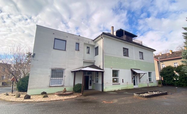 Eing�nge vom Gesch�ftshaus