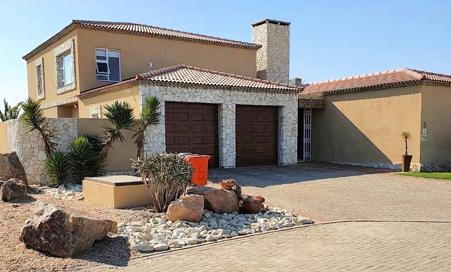 Wohnhaus mit Garage in Rssmund Namibia zum Kaufen