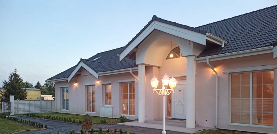 neu gebaute Villa in Polen zum Kaufen