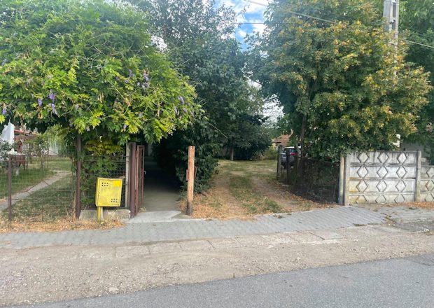 Einfahrt zum Grundst�ck des Ausbauhauses