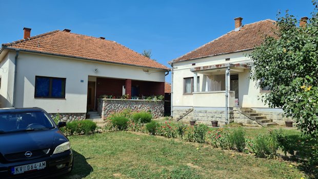 Häuser für Beschäftigte der Apfelplantage Häuser für Beschäftigte der Apfelplantage