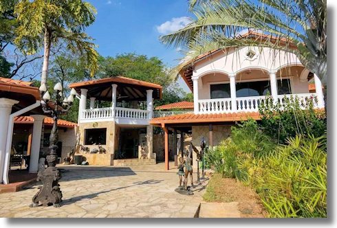 Villa in San Bernardino Paraguay zum Kaufen