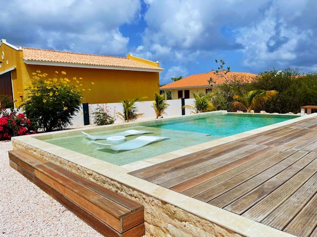 Pooldeck der Villa auf Bonaire