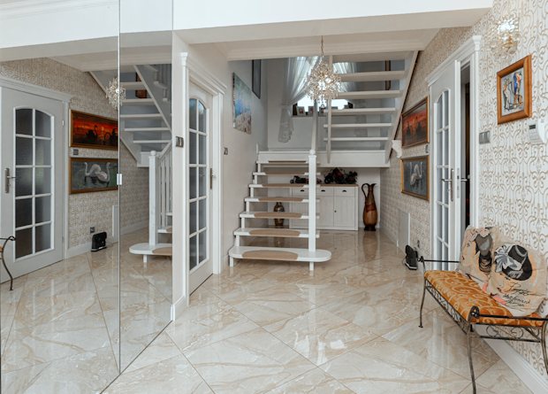 Flur der Villa in Polen