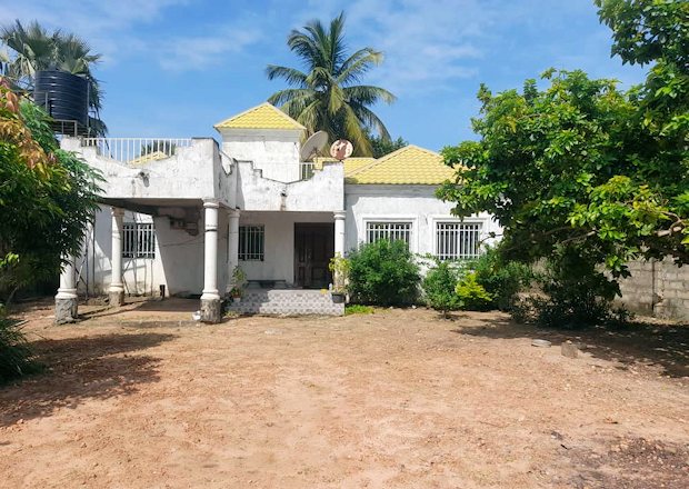 Einfamilienhaus zum Ausbau in Brufut Gambia