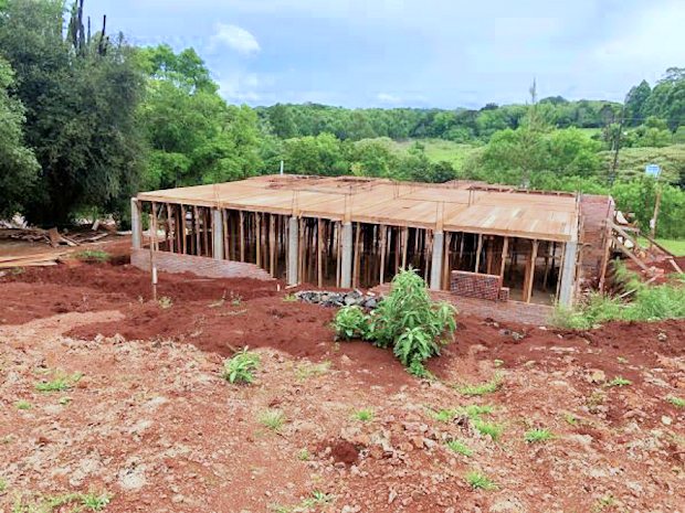 Baugrundst�ck mit Rohbau in Bella Vista Sur Itapua Paraguay
