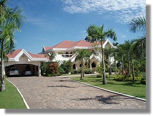 Philippinen Luxusvilla mit Tennisplatz und Pool
